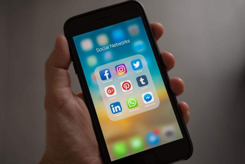 Social Media - Protecting what you share - Re-solution Social Media - Protecting what you share - Re-solution